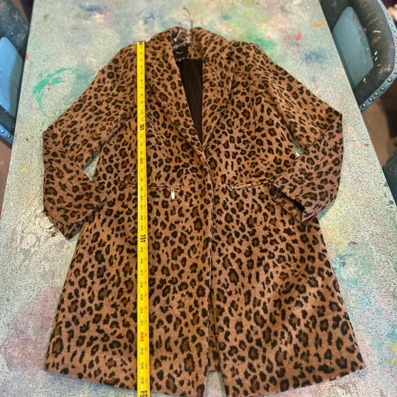 Leopard Coat - Picture 5 of 8